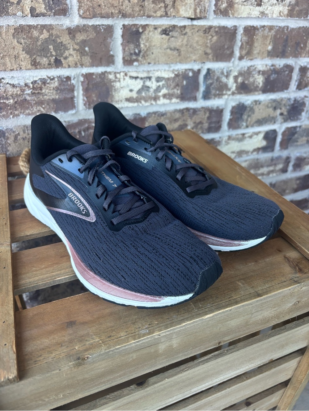 Brooks Anthem 7 Women’s Size 10 Running Shoes